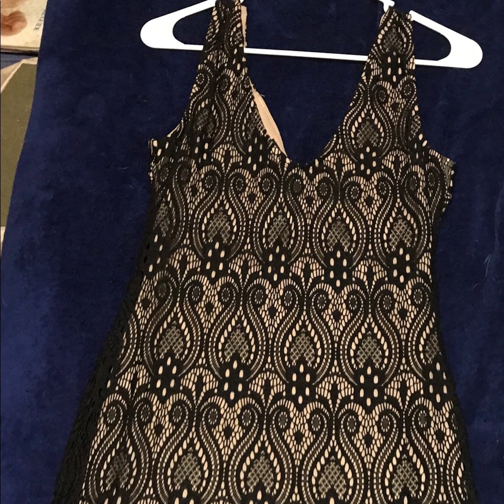Dress - Picture 3 of 3